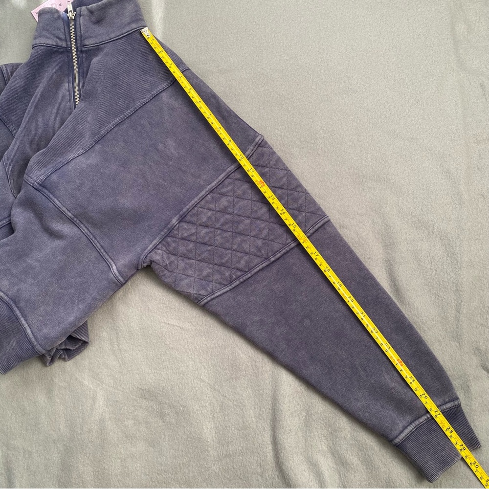 Wild Fable Women's Cropped Sweatshirt Quilted Sleeve 1/4 Zip Blue Distressed M - Picture 9 of 11